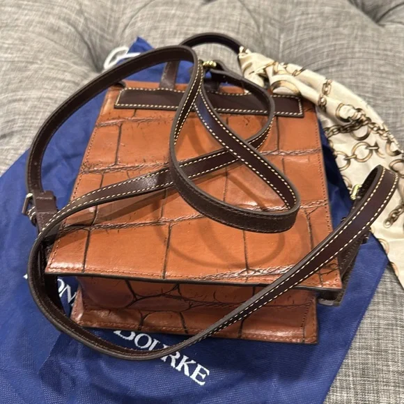 Dooney & Bourke Bag Denison Leather Croco Flap Brown Croc-Embossed Backback - Picture 15 of 17